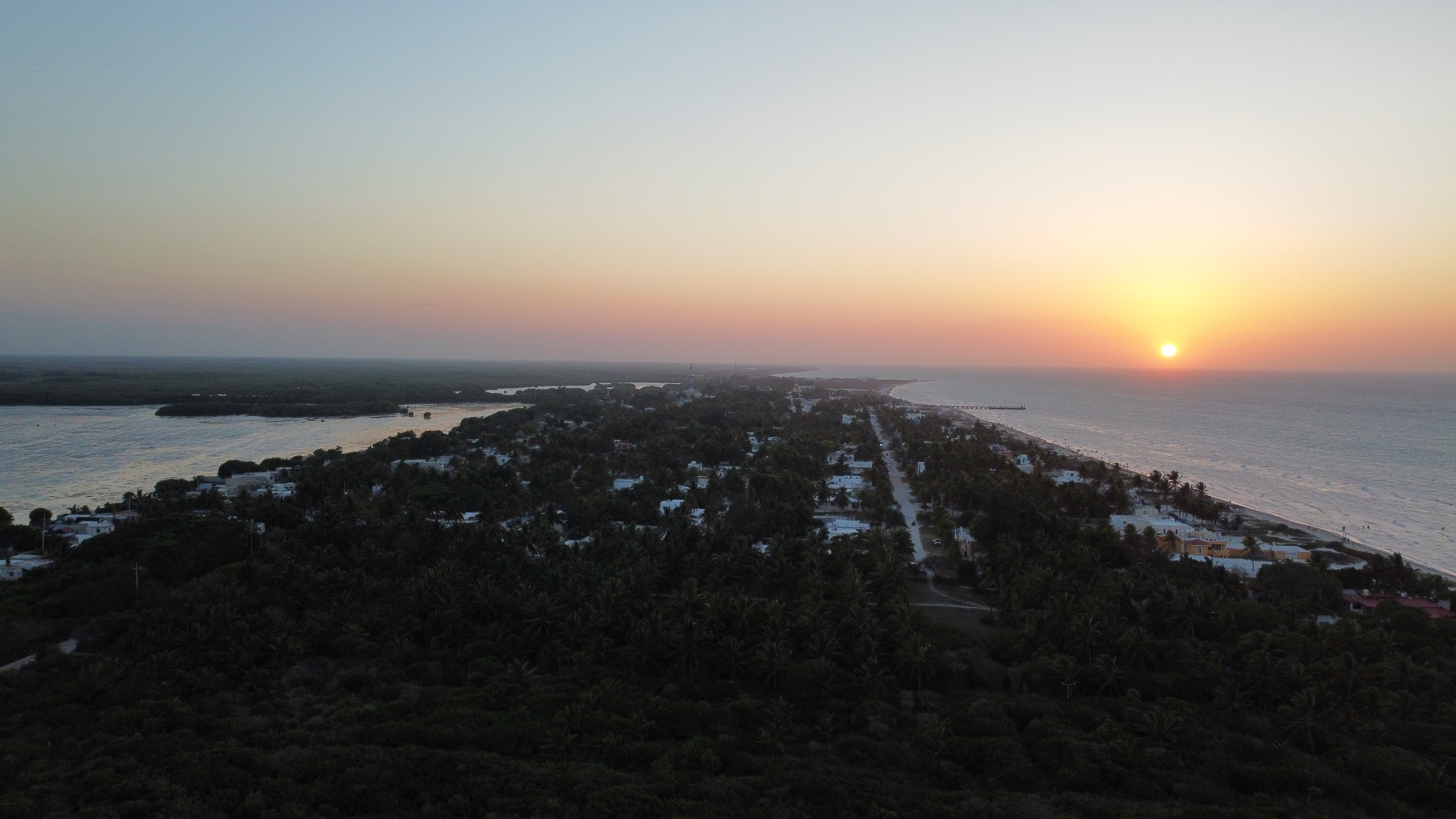 Puesta de sol en Sisal